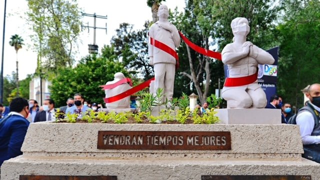 Develacion de Monumento Vendran tiempos mejores 10 (1).jpg