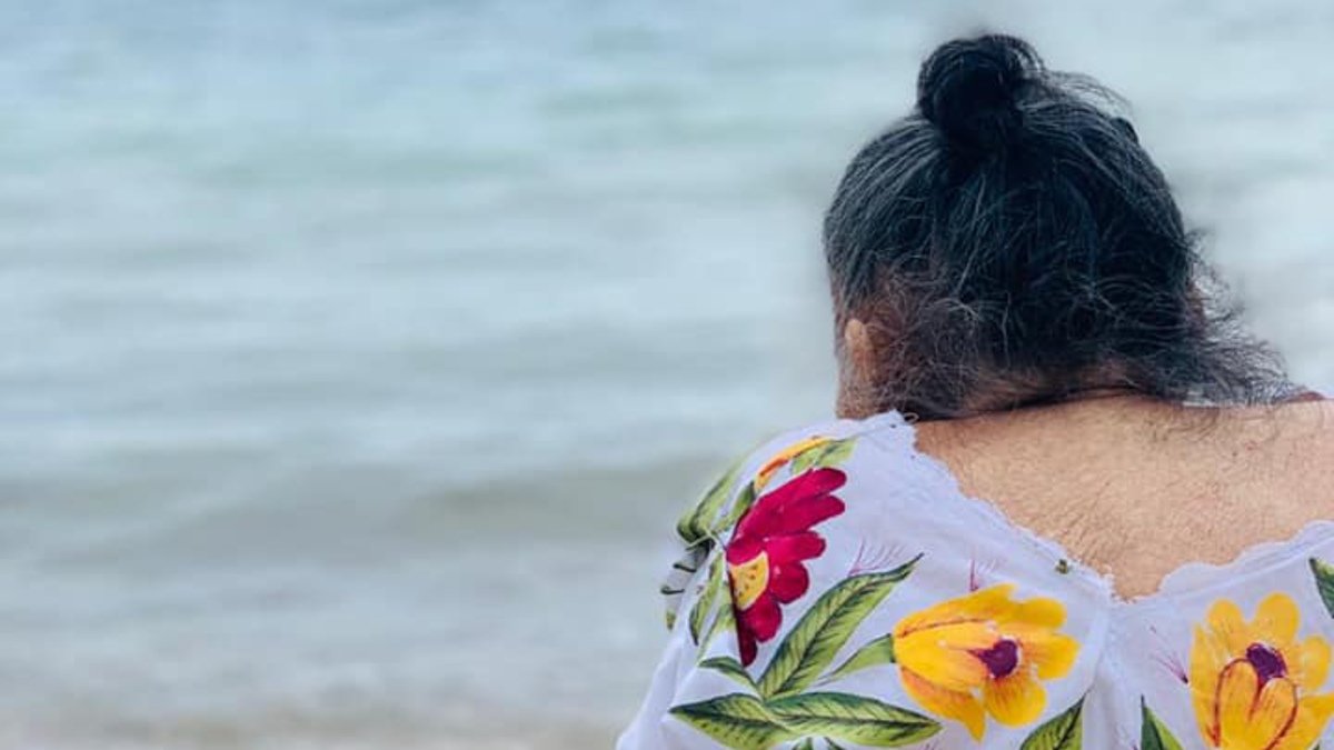 Doña Manuelita conoce el mar.jpg