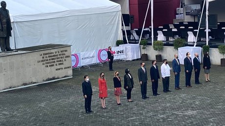 E7tTmr8WYAETl9I (1).jpg