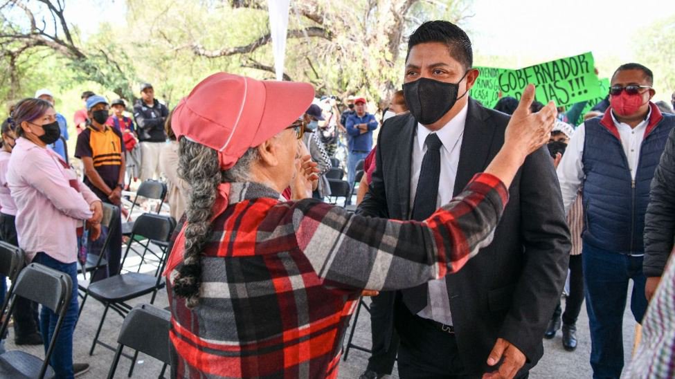 ENTREGA GOBERNADOR NUEVA INFRAESTRUCTURA URBANA A SOLEDENSES.jpg