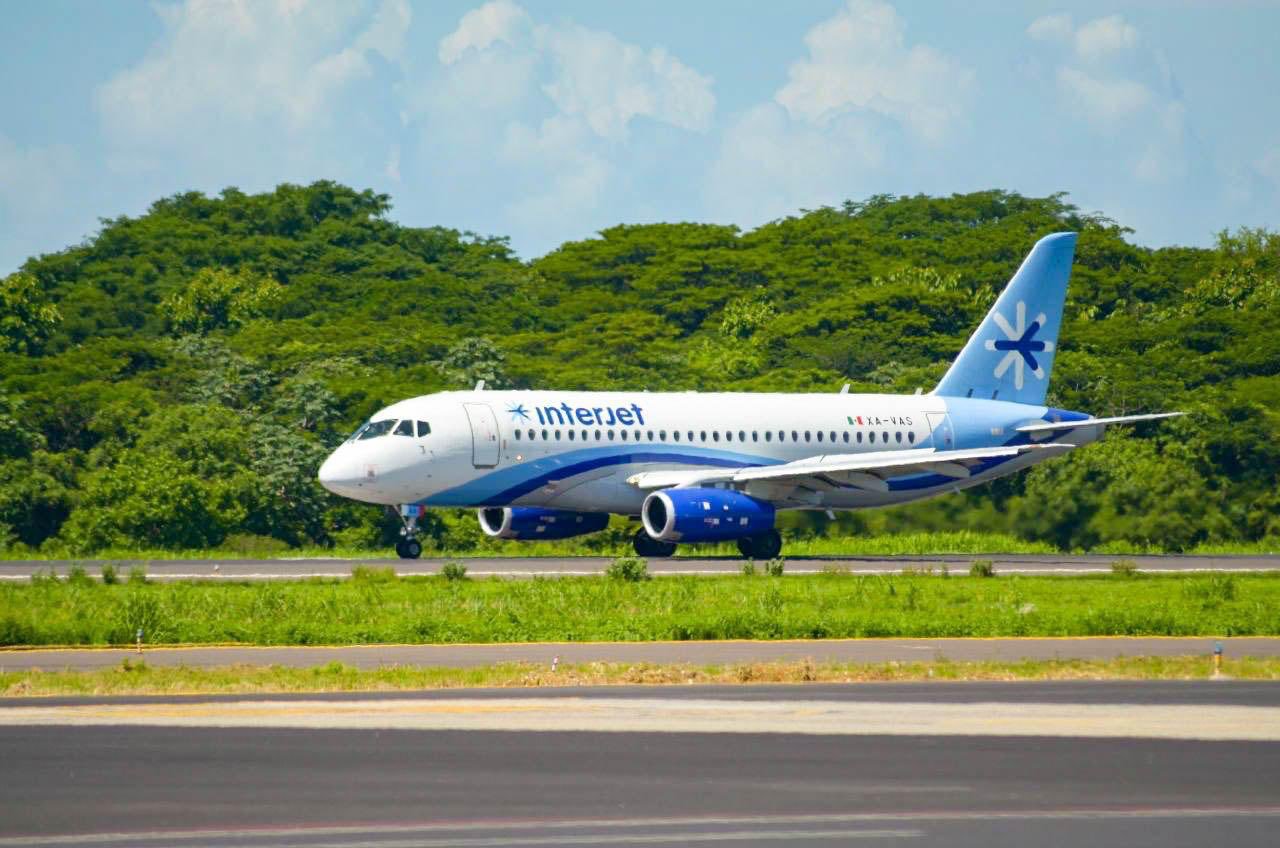 Detienen a apoderado legal de Interjet