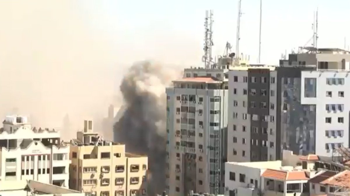 Edificio medioscom Franja de Gaza.jpg