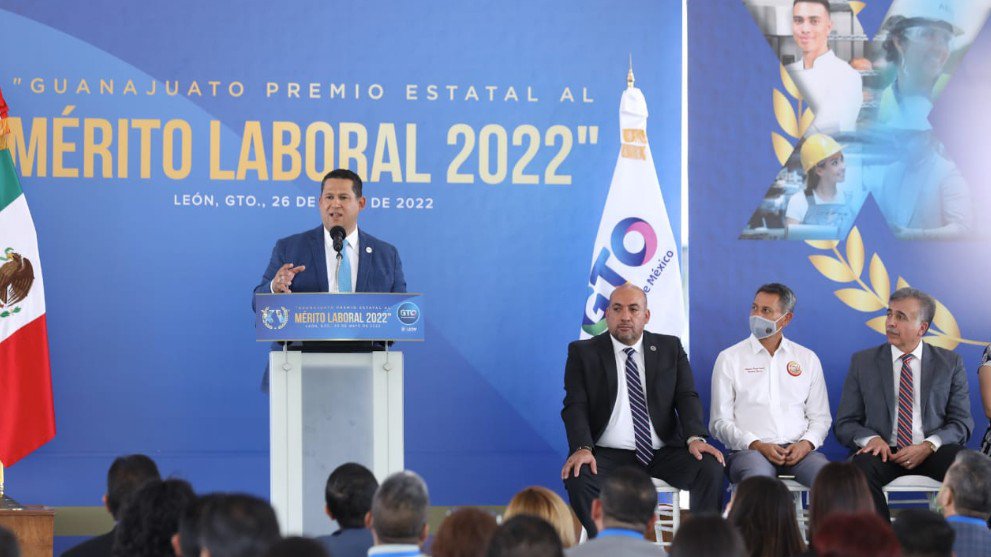 Entrega Gobernador Premio Estatal al Mérito Laboral 2022.jpg
