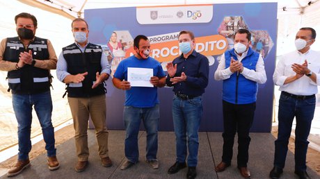 Entrega Gobernador más apoyos a comerciantes (2) (1).jpg