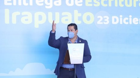 Entregagobernadorsinhueescrituras.jpg