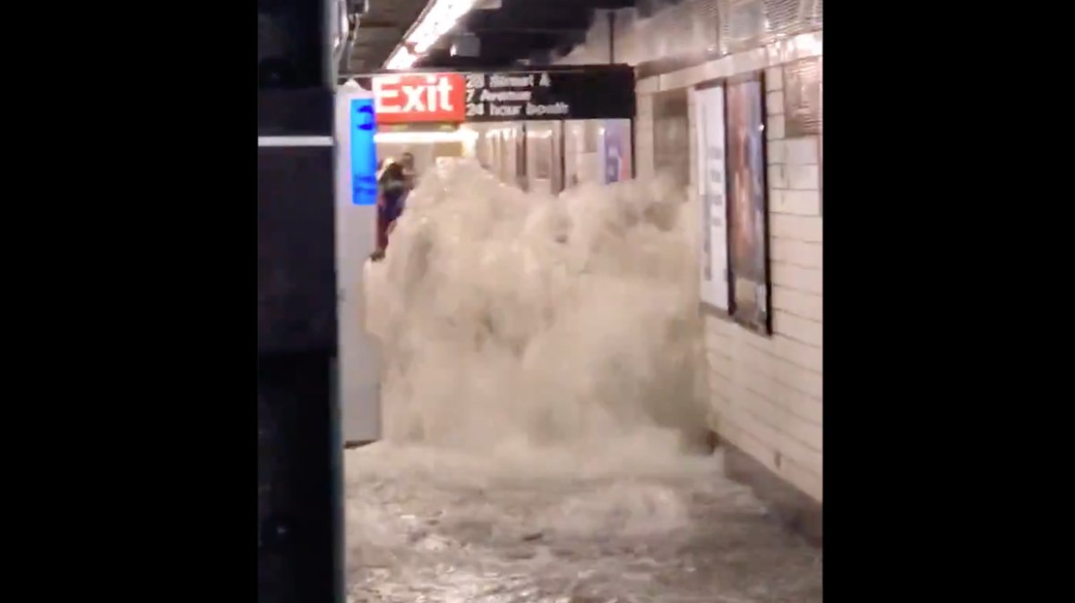 Estado de emergencia en NY por remanentes ida.jpg