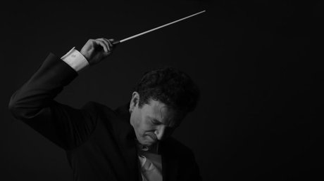 Estreno mundial de la orquesta sinfónica en el Teatro de la Paz.jpg