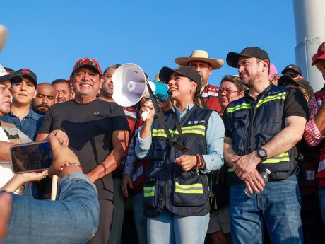 Siguen trabajos de limpieza en Acapulco tras el huracán Otis