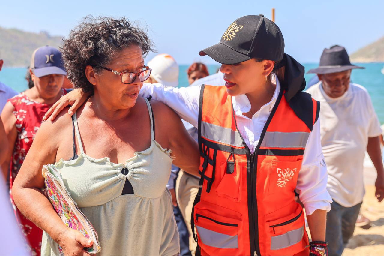 En Puerto Marqués siguen los trabajos de reconstrucción tras Otis