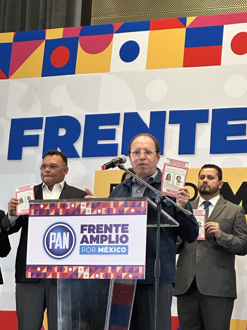 Xóchitl Gálvez es oficialmente la candidata del Frente Amplio