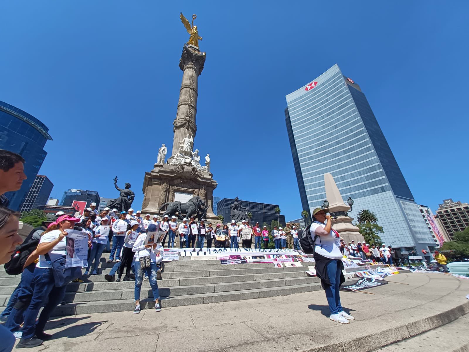 Familiares de desaparecidos marchan en el país, exigen justicia
