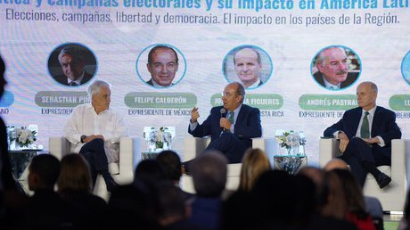 Felipe Calderón reconoce nexos de autoridades con criminales