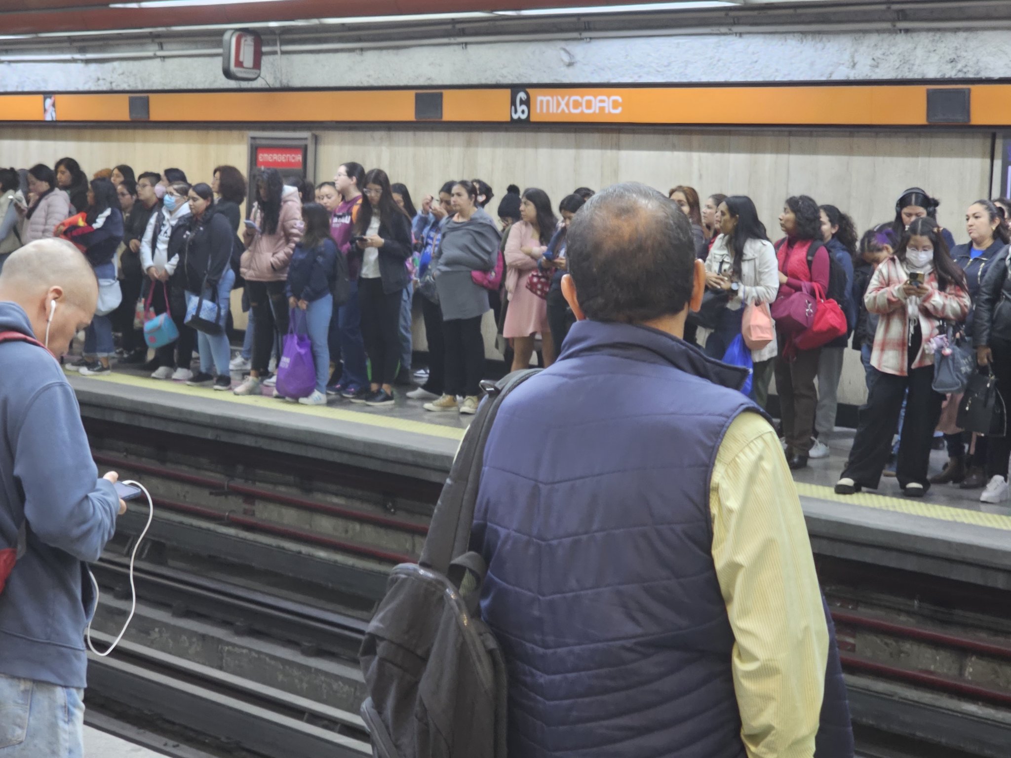 Caos en la línea 7 del metro, otra vez