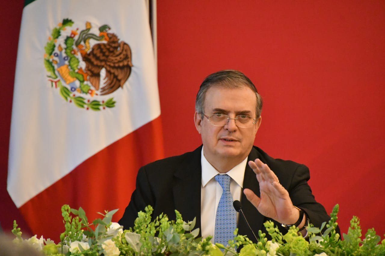 Tenemos más vacunas que población total: Ebrard