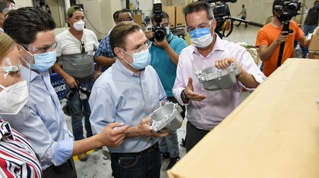FOTO.- JRAT con empresarios (2).jpg