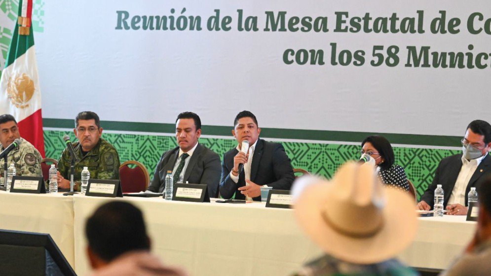 GOBERNADOR EXIGE A LOS 58 AYUNTAMIENTOS MEJORES RESULTADOS EN SEGURIDAD PÚBLICA.jpg