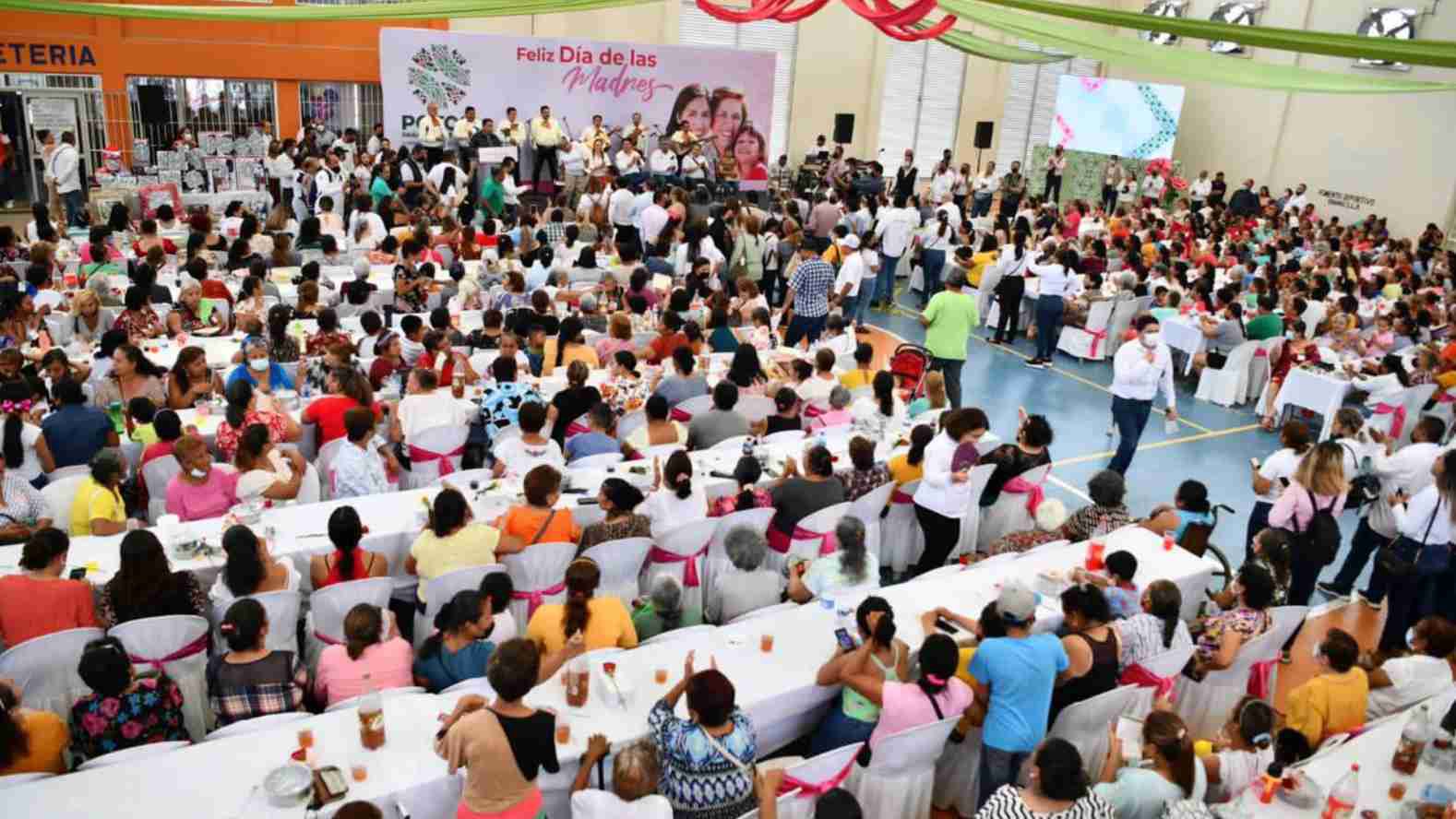 Gallardo postula igualdad de género en festejo con madres ebanenses.jpg