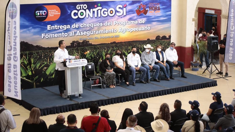 Gobernador impulsa obras en Doctor Mora.jpg