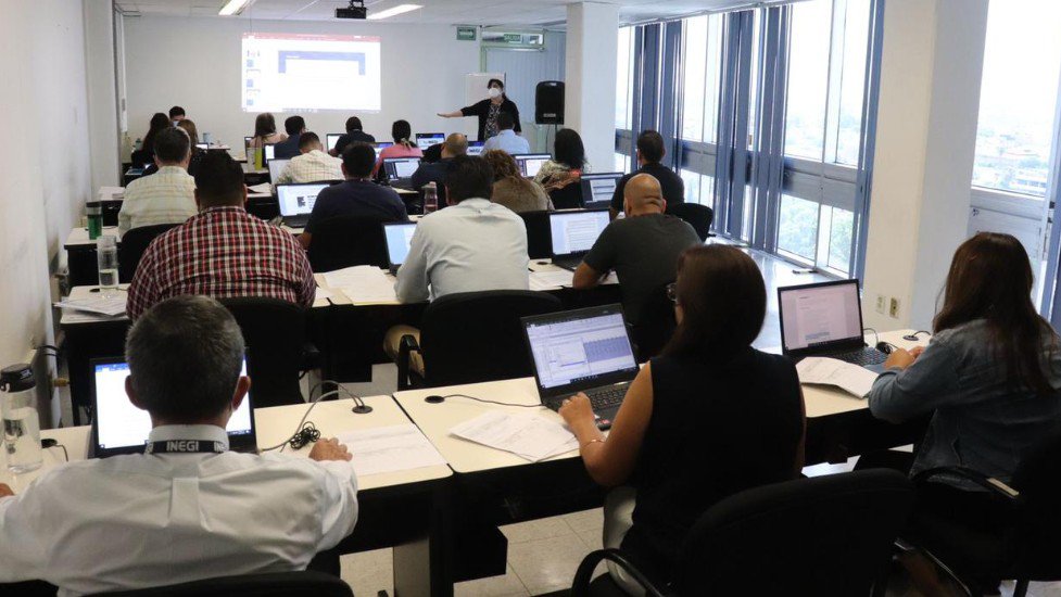 Gobierno estatal robustece servicio público junto con INEGI.jpg