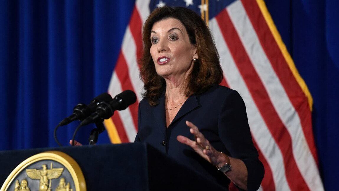 HOCHUL-NEW-ERA.jpg