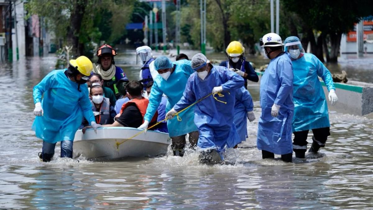 IMSS apoyo afectados inundación hospitalTula.jpg