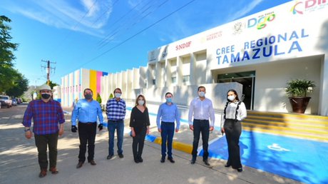 Inauguran Aispuro y Sra Elvira CREE.jpg