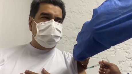 Maduro vacunacovidsputnikV.jpg