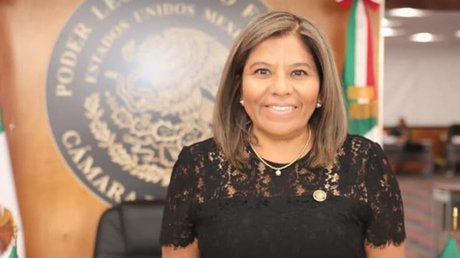 María José Alcalá primerapresidentaCOM.jpg