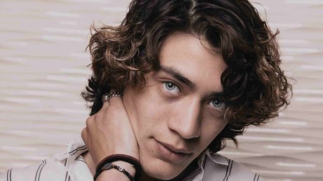 Matias Gruener participa en la serie de suspenso Marea Alta.jpg