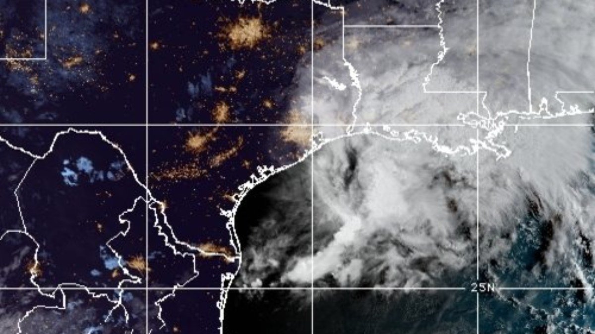 Nicholas se degrada a tormenta trop.jpg