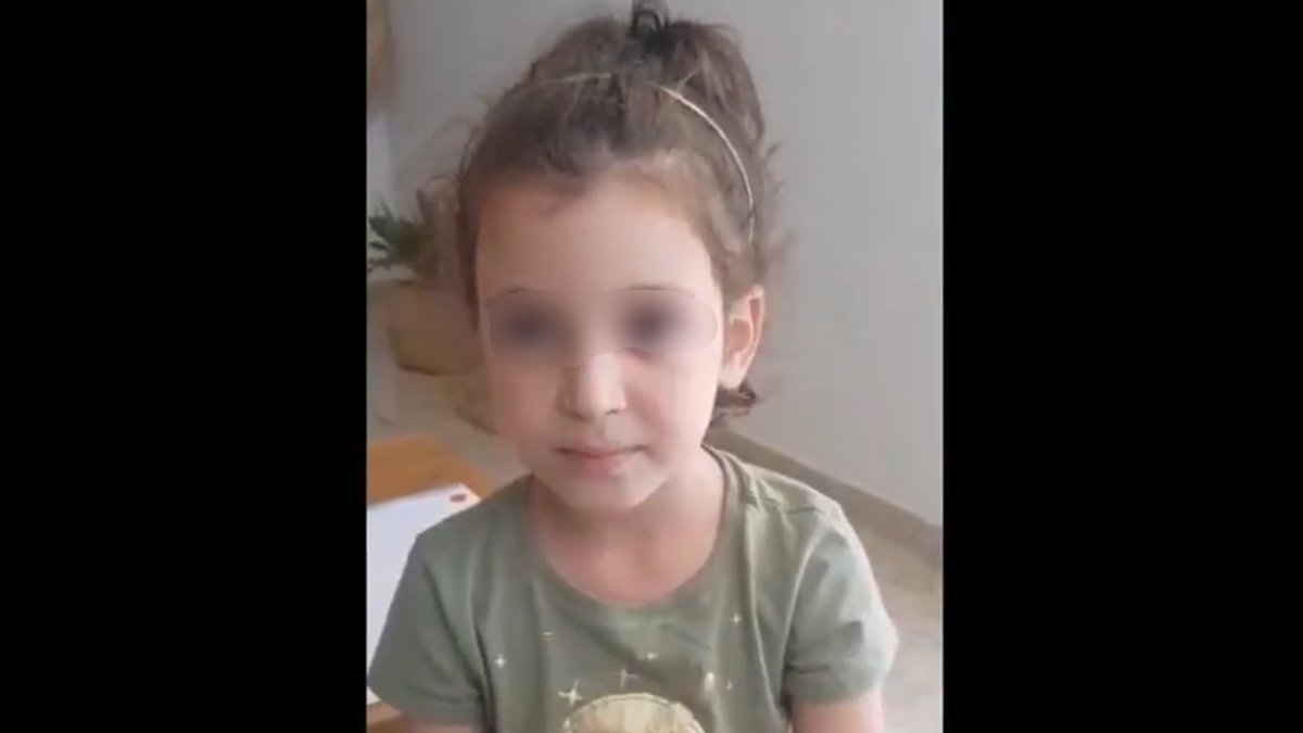 Niña israelí enseña como actuar.jpg