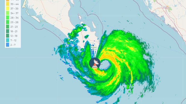 Ojo de huracán Olfa toca tierra en Los Cabos.jpg