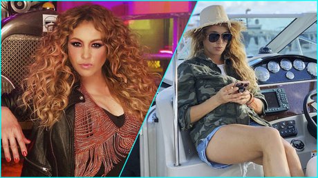 PAULINA RUBIO EN LA PLAYA.jpg
