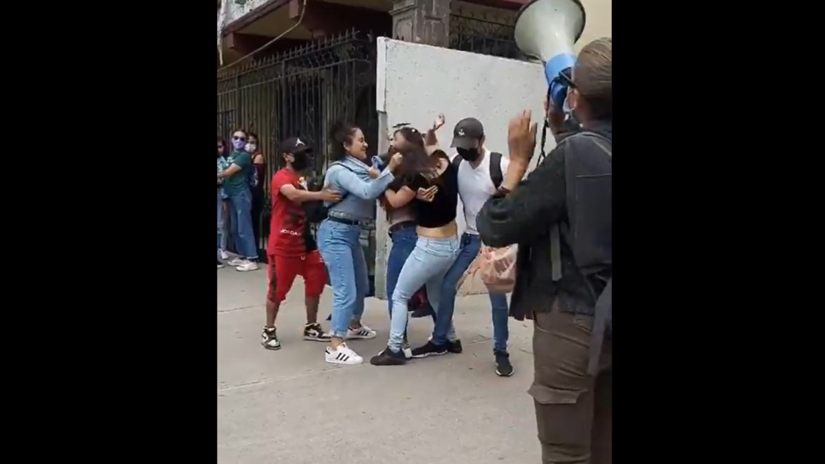 Pelea vacunaPrepa9covi.jpg