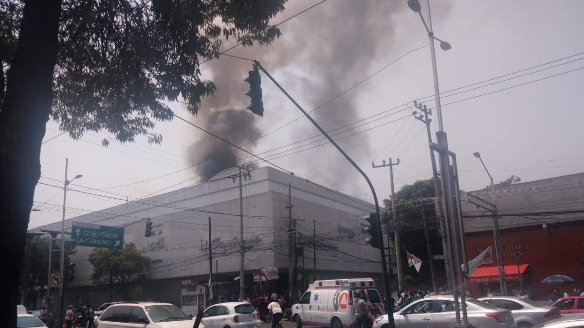 Plaza Azcapotzalco incendio.jpg