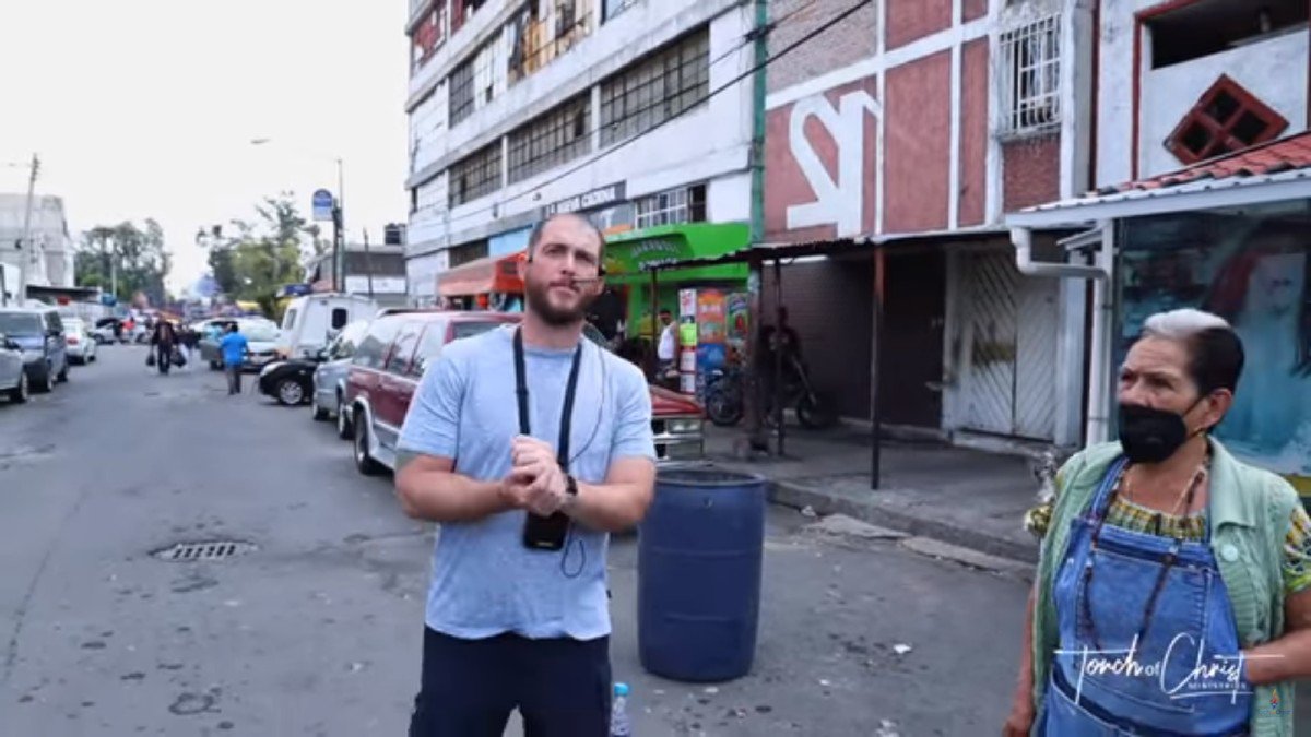 Predicador santa muerte tepito.jpg