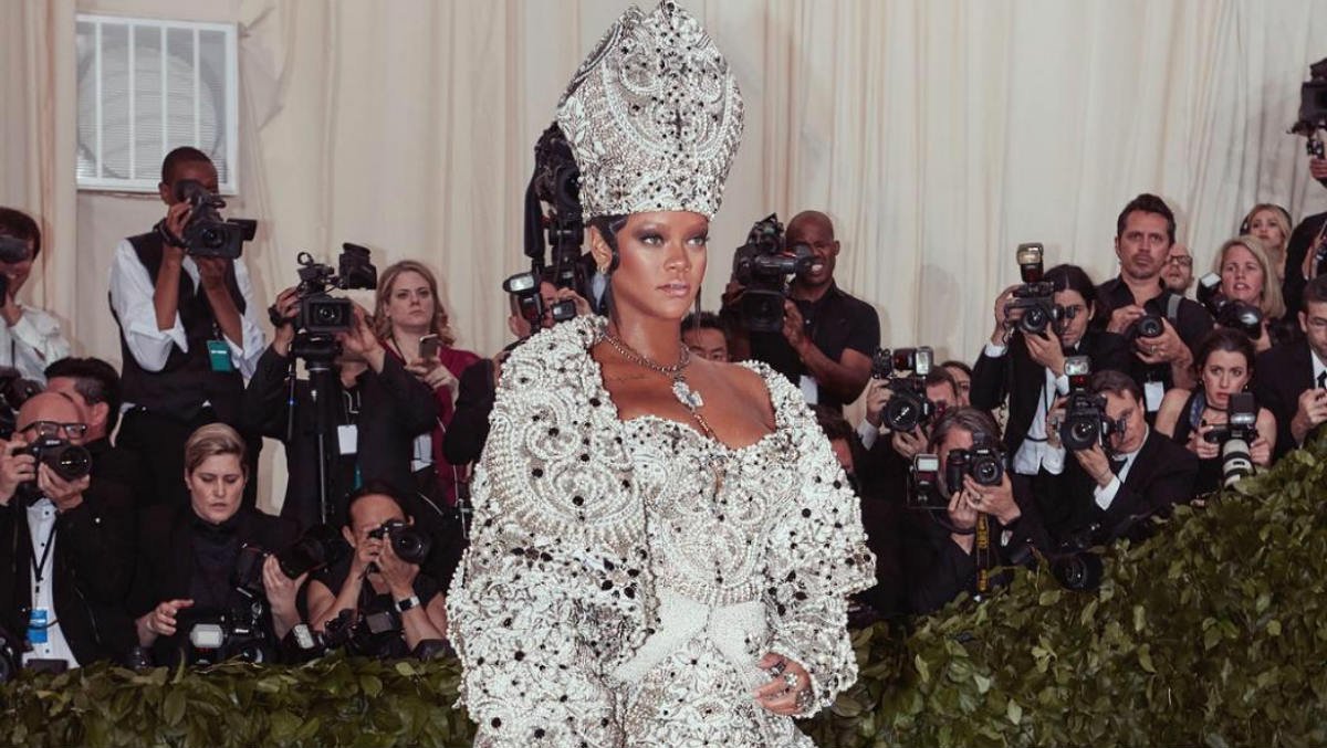 RihannaMETGALA.jpg