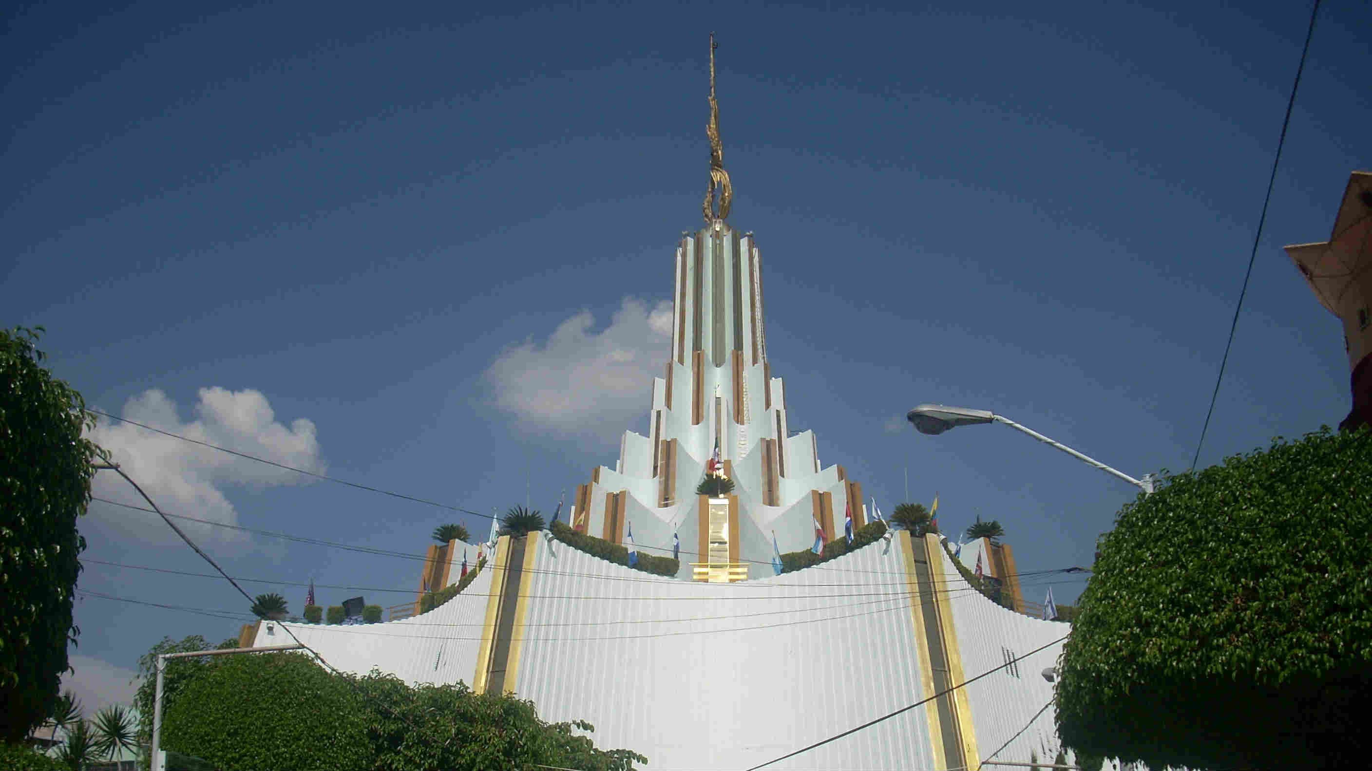 Templo_La_Luz_de_Mundo1.jpg