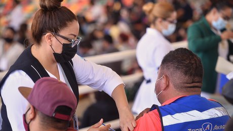 VACUNACIÓN 06 (1).jpg