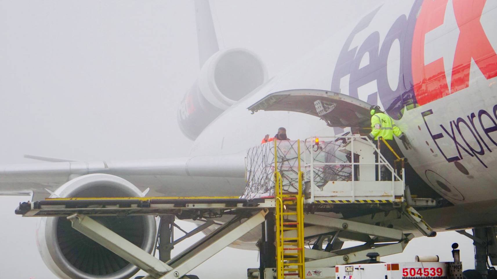 VACUNAS MODERNA FEDEX.jpg
