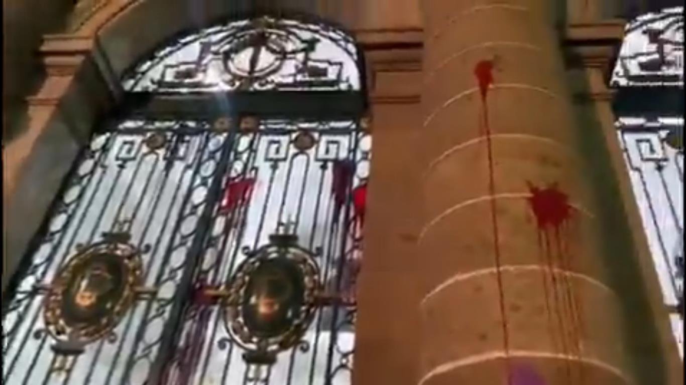 Vandalizan Congreso cmdx .jpg