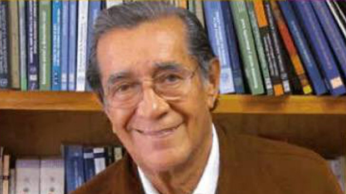 Víctor Flores Olea.jpg
