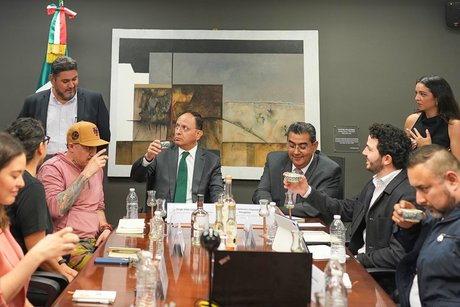 PROMUEVE GOBIERNO DE SERGIO SALOMÓN  MEZCAL POBLANO EN EE.UU.