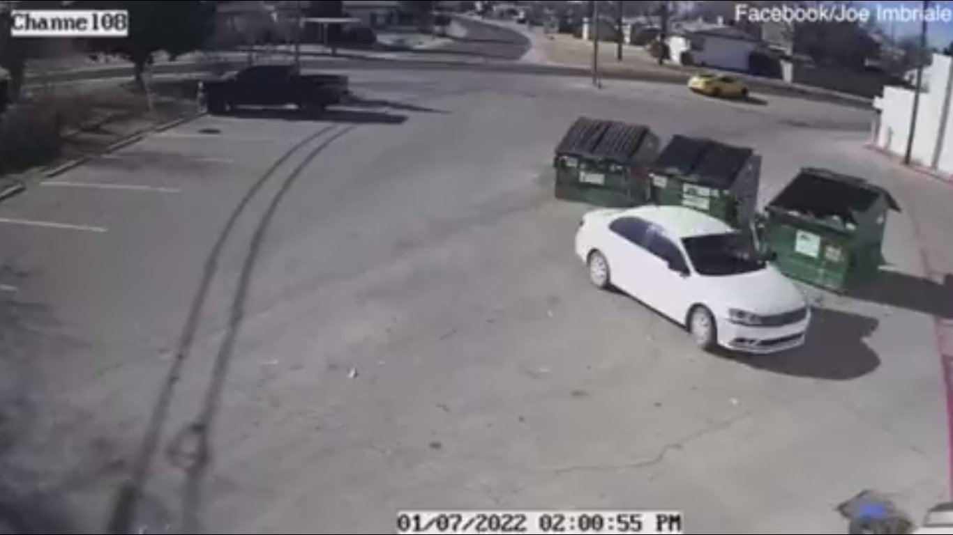 abandonan a bebe en basurer.jpg