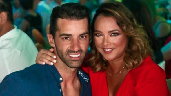 adamari y su novio.jpg