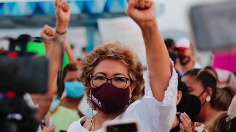 adela roman acapulco.jpg