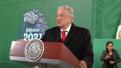 amlo abraza chuile.jpg