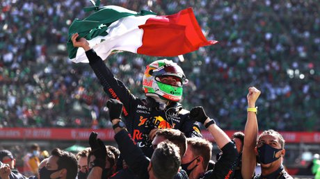 amlo felicita al checo y al canelo.jpg