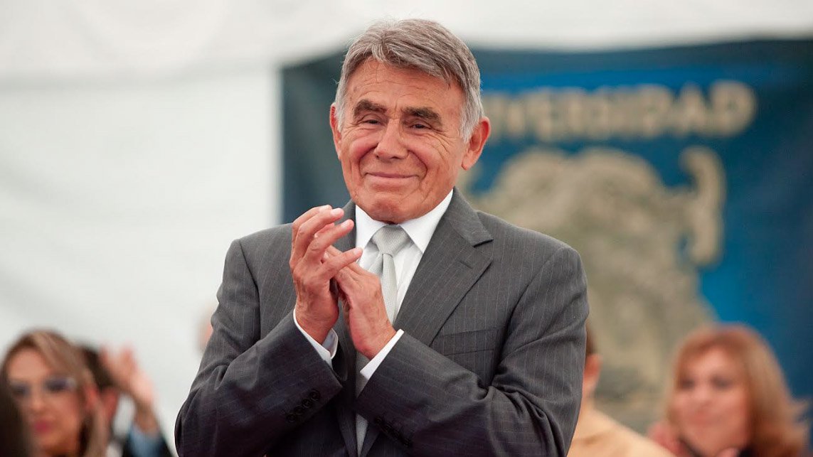 amlo hector suarez.jpg