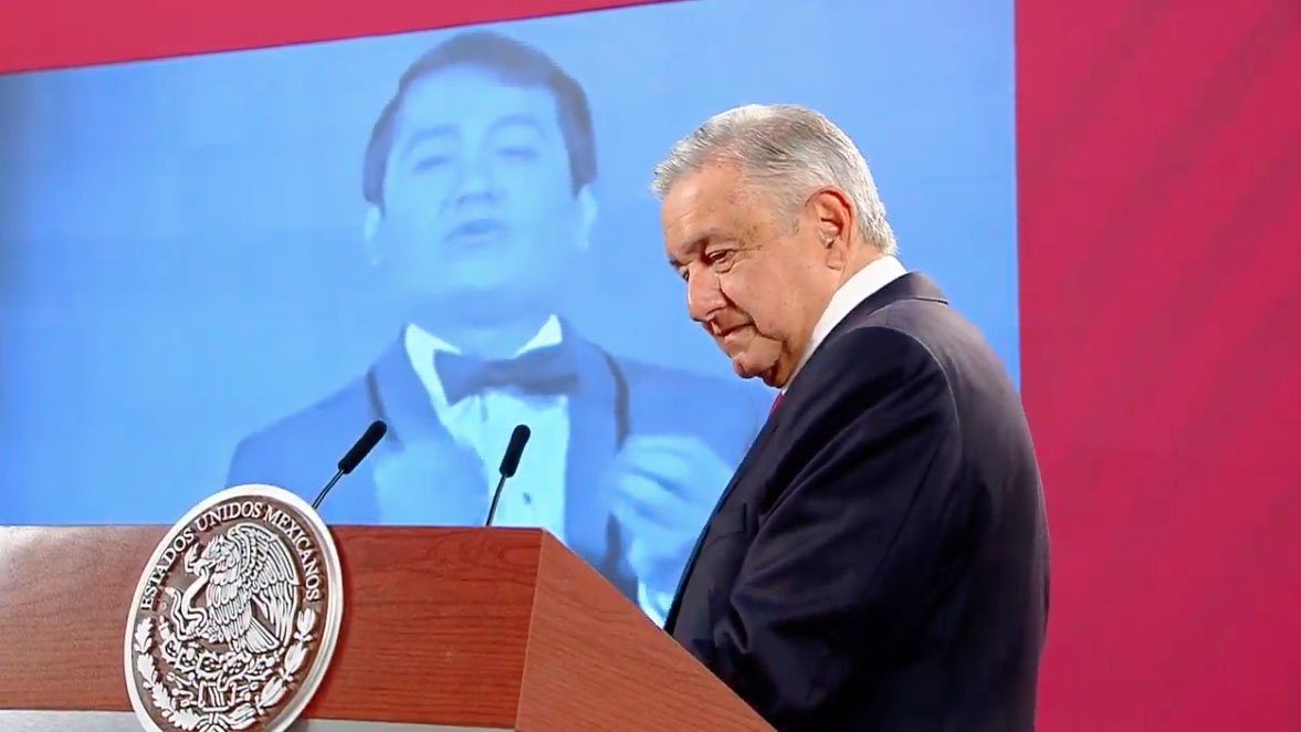 amlo manzanero.jpg